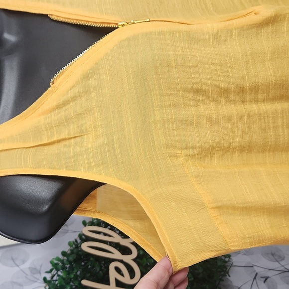 harvé benard Gold Zip-Front Sleeveless Blouse - Picture 5 of 8